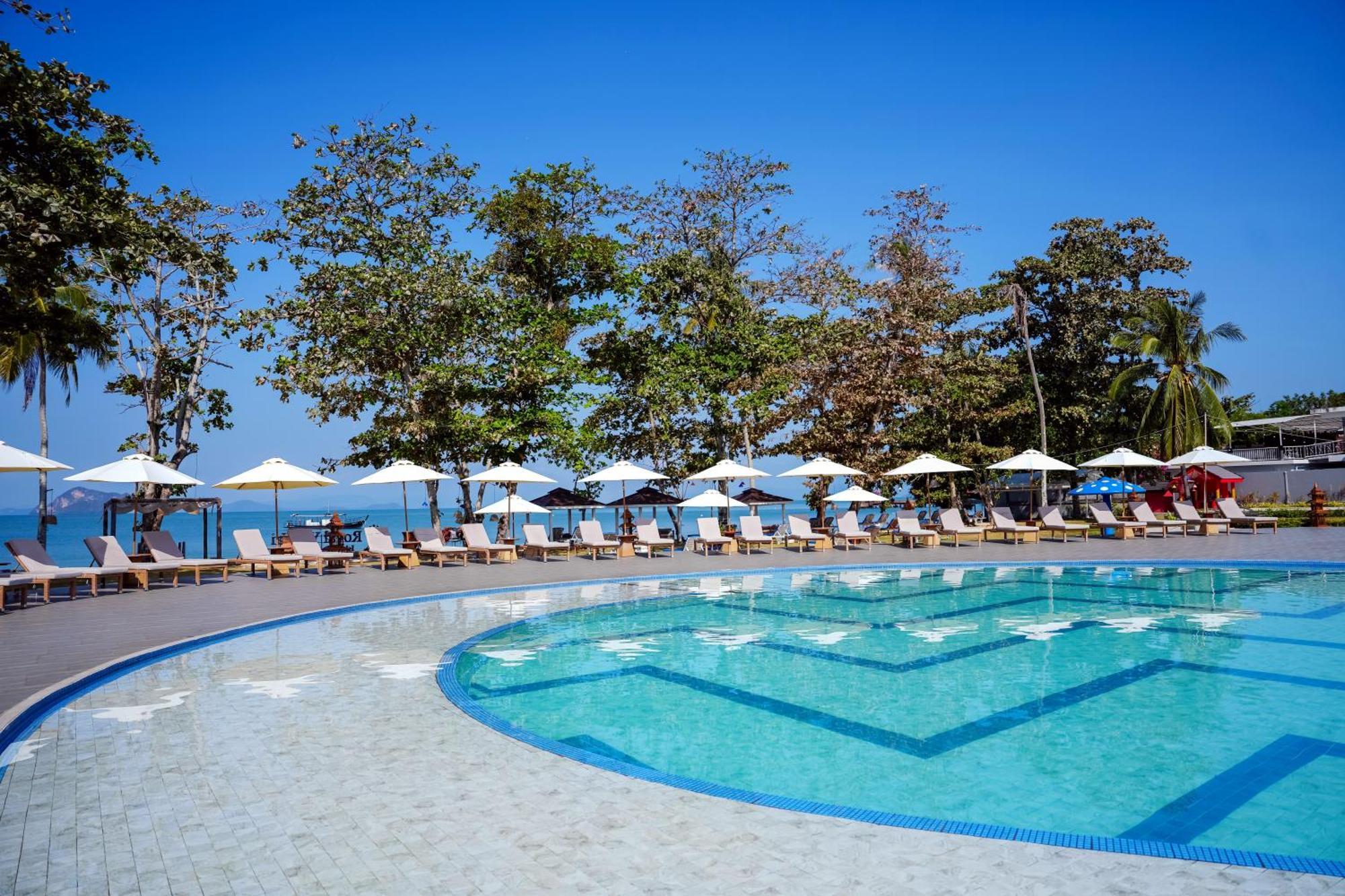Royal Yao Yai Island אתר נופש
